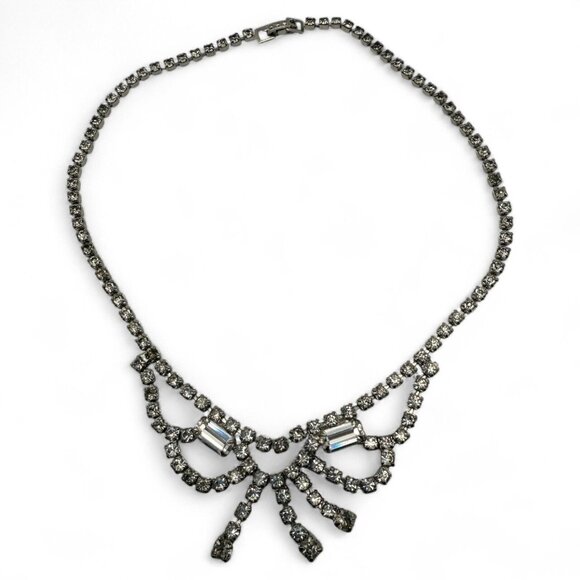 Vintage Rhinestone Necklace With Bow Design & Box Clasp 15" - Picture 6 of 7